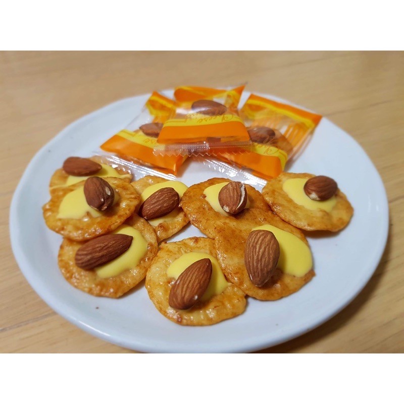 [ORDER] Bánh gạo hạnh nhân phô mai CHEESE ALMOND-JAPANESE CHEESE RICE CRACKER - nội địa Nhật