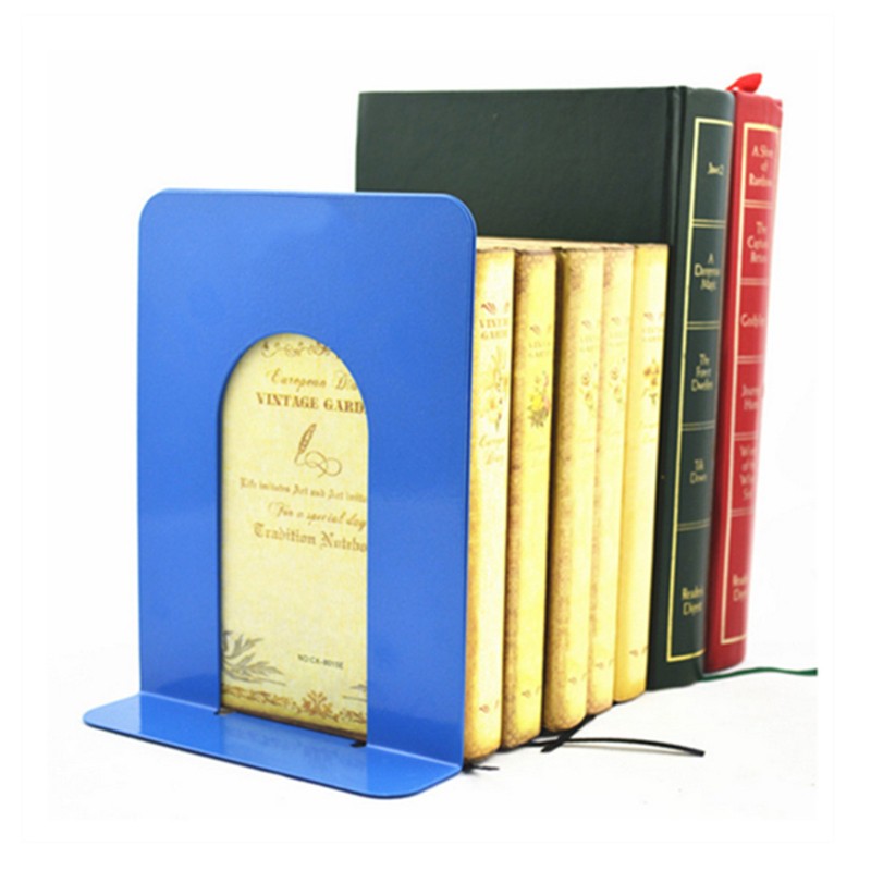 2 miếng kim loại màu xanh giá sách đứng để bàn