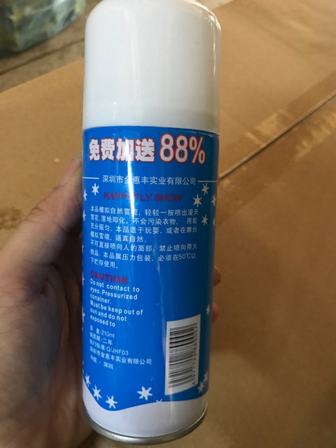 1 Chai xịt tuyết hoặc xịt dây màu