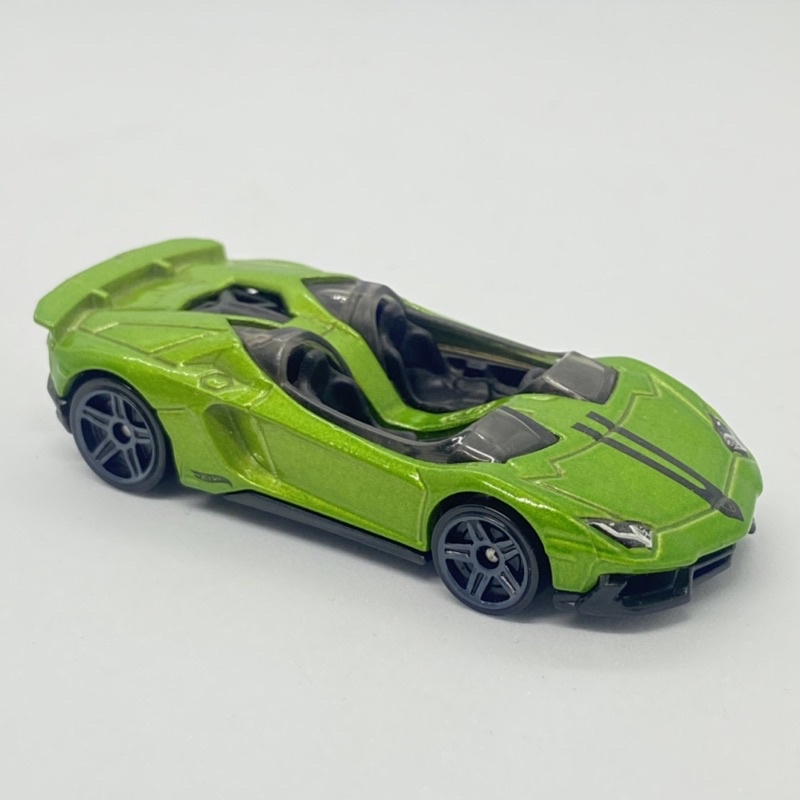 Xe Hot Wheels - Lamborghini Aventador J
