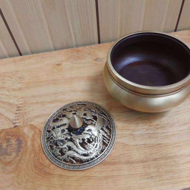 Lư đồng nguyên khối tặng kèm hồ lô + 2 vòng khoanh trầm & 5:viên trầm nụ | BigBuy360 - bigbuy360.vn