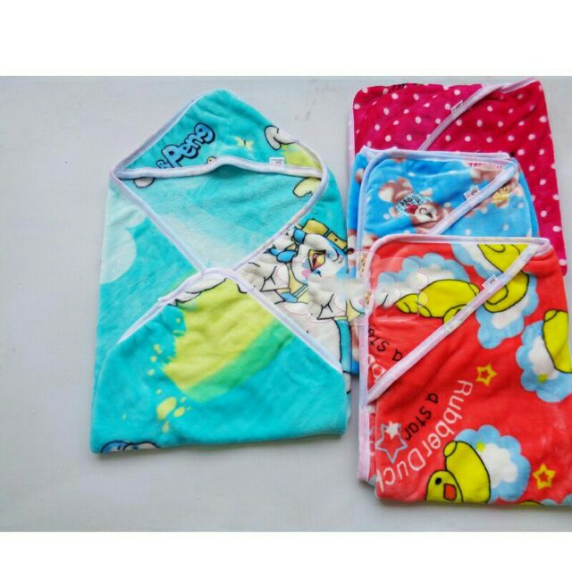 Chăn tuyết mũ cho bé