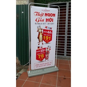 Standee kiểu cửa đế nhựa, Standee cản gió, đế hộp chứa được nước&cát khung treo hình ảnh kiểu cửa