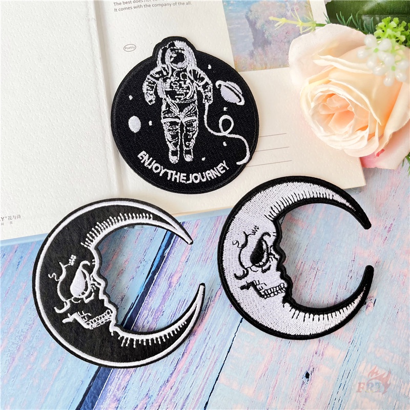 ☸ Miếng Vá Ủi Hình Phi Hành Gia &amp; Mặt Trăng - Enjoy The Journey ☸ 1 Sticker Ủi Thêu Hình Huy Hiệu
