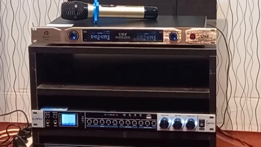 micro không dây CM AUDIO CM-88 hàng chính hãng Nhập Khẩu 2023 , Tặng Kèm bộ sạc pin và 4 quả pin 1200mah | BigBuy360 - bigbuy360.vn