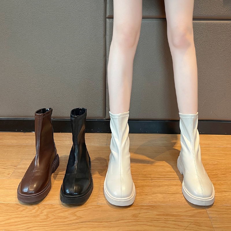Giày Boot Cổ Ngắn Mũi Vuông Đế Bằng Màu Nâu Phong Cách Mới