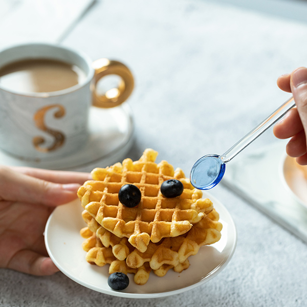 Muỗng Thủy Tinh Chịu Nhiệt Nhiều Màu Sắc 13cm