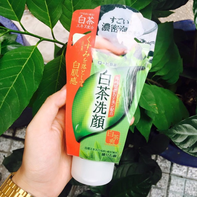 SỮA RỬA MẶT TRÀ XANH ROHTO SHIROCHASOU GREEN TEA FOAM