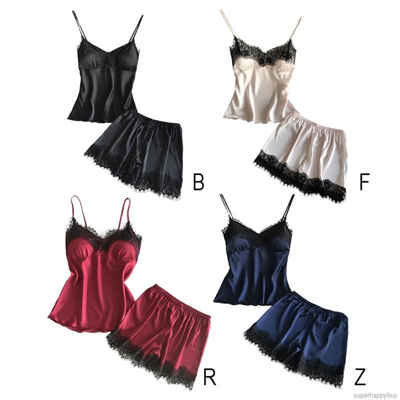 Bộ đồ ngủ gồm áo ngủ 2 dây + quần ngắn bằng vải satin dành cho nữ