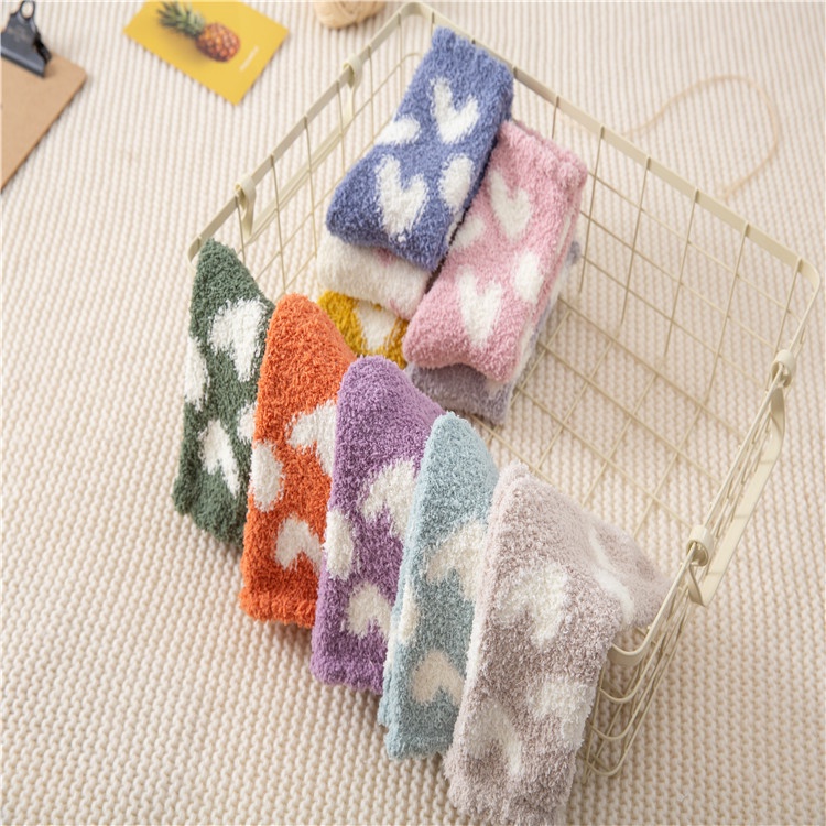 Vớ Ngủ Giữ Ấm Chân Cho Nữ Hình Trái Tim Len Xù