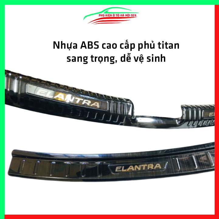 Ốp chống trầy cốp Hyundai Elantra 2019-2021 vân titan