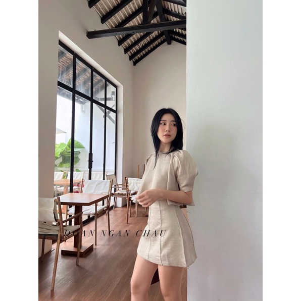 Set áo croptop tay phồng + Chân váy