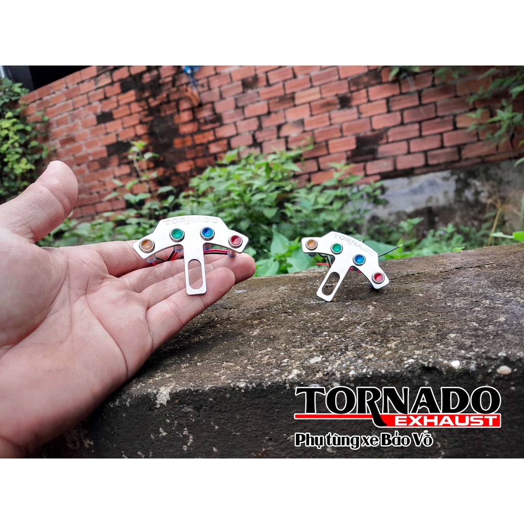 Bộ đèn tín hiệu xe máy 12V + pát inox dày 2mm thương hiệu TORNADO thích hợp độ nhiều dòng xe