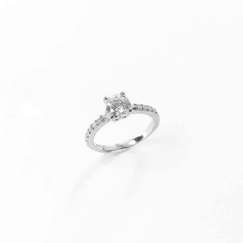 Nhẫn bạc ý 4 chấu nạm đá tinh tế, nhẫn cầu hôn nạm đá sáng sang tay