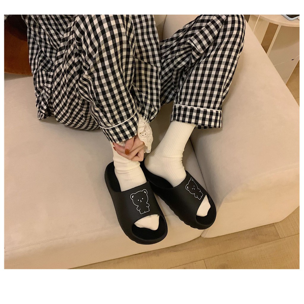 Dép nữ quai ngang chống trượt té và êm chân - US337