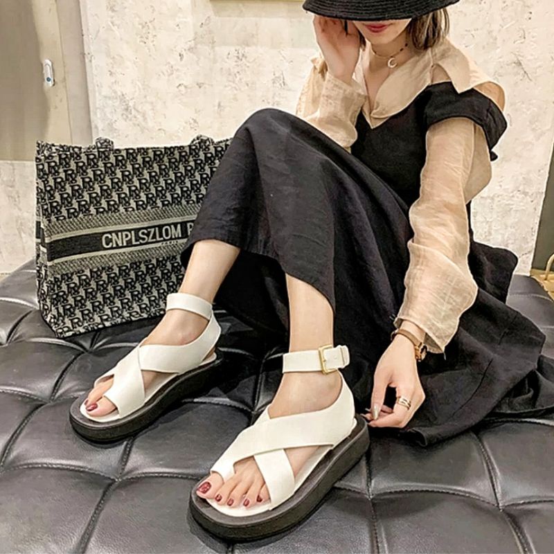 Giày sandal nữ quai da đế dày nịnh chân mẫu mới nhất