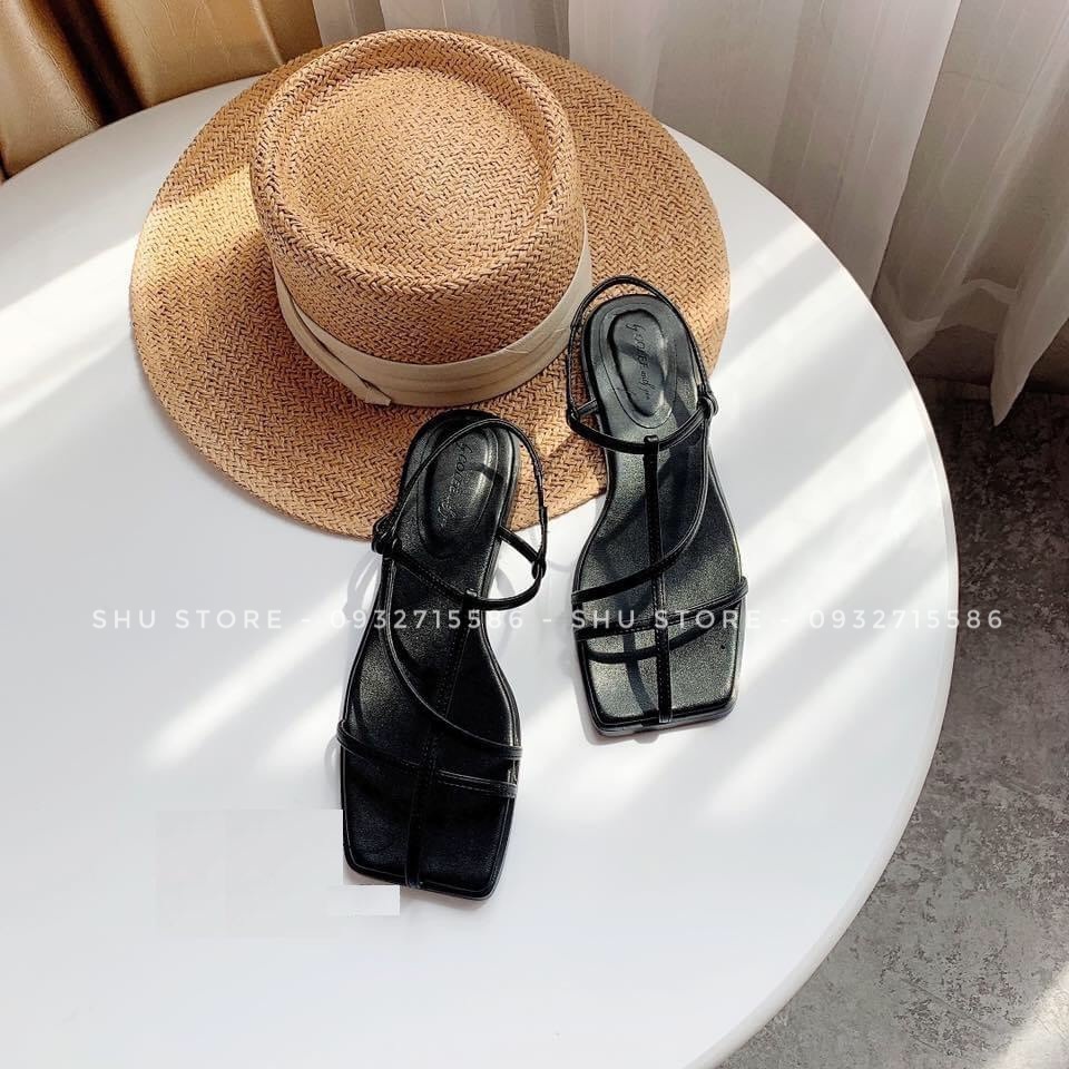 Sandal xỏ ngón quai mảnh đế bệt