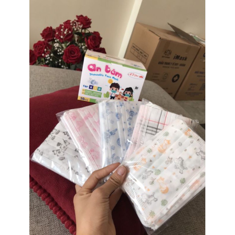 Khẩu trang y tế cho bé 1 hộp 50 cái | BigBuy360 - bigbuy360.vn