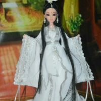 Búp bê cổ trang