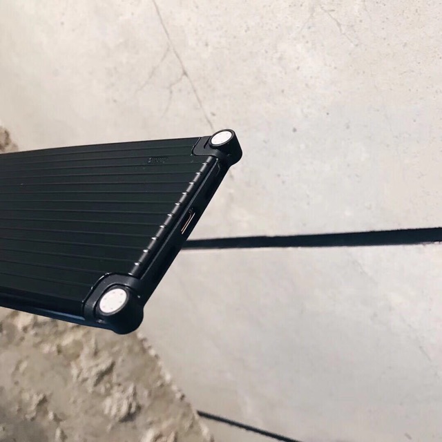 Ốp Iphone Vali kèm sticker