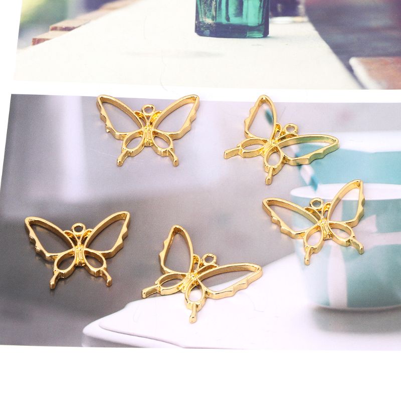 Set 5 Mặt Dây Chuyền Hình Bướm Bằng Resin UV