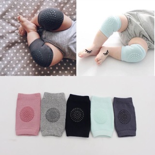 Bọc đầu gối tập bò cho bé