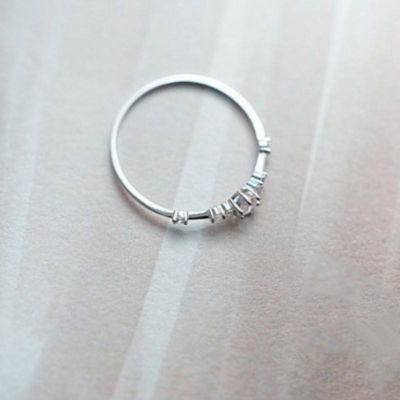 Nhẫn mạ vàng đính đá xinh xắn cho nữ