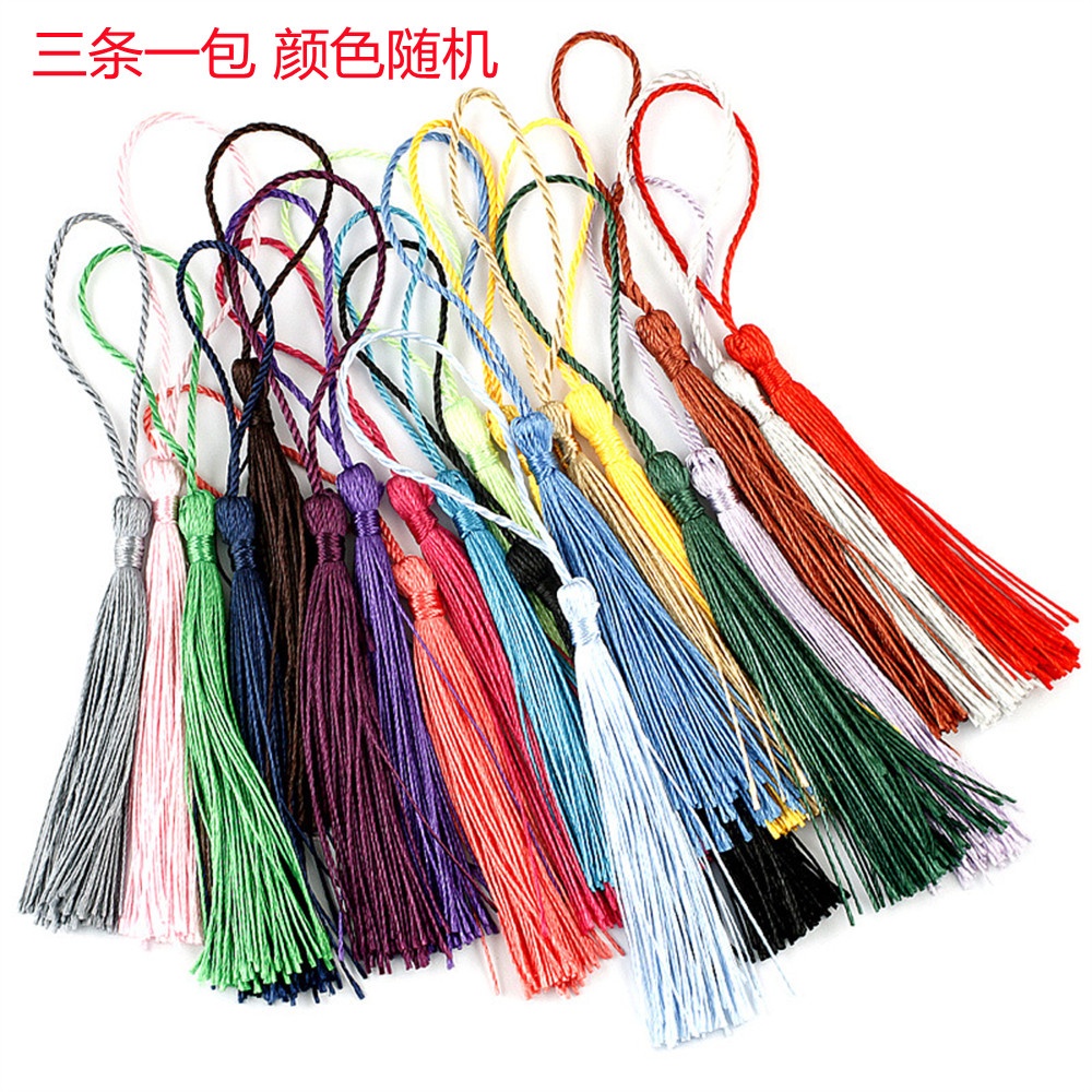 Set 3 phụ kiện đánh dấu trang sách gắn tua rua xinh xắn