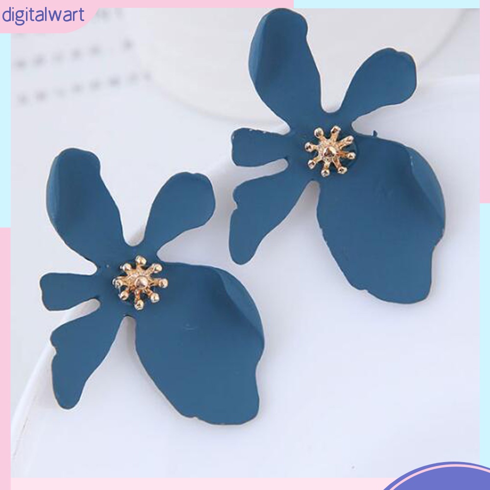 Đôi Bông Tai Hình Hoa Cúc Bằng Kim Loại Thời Trang Cho Nữ