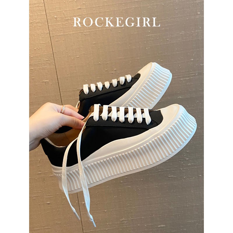 Giày thể thao đế dày tăng chiều cao màu trắng thiết kế mỏng độc đáo thoáng khí thời trang mùa thu cho nữ