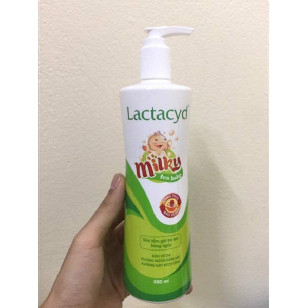 Sữa tắm gội em bé Lactacyd Milky 500ml