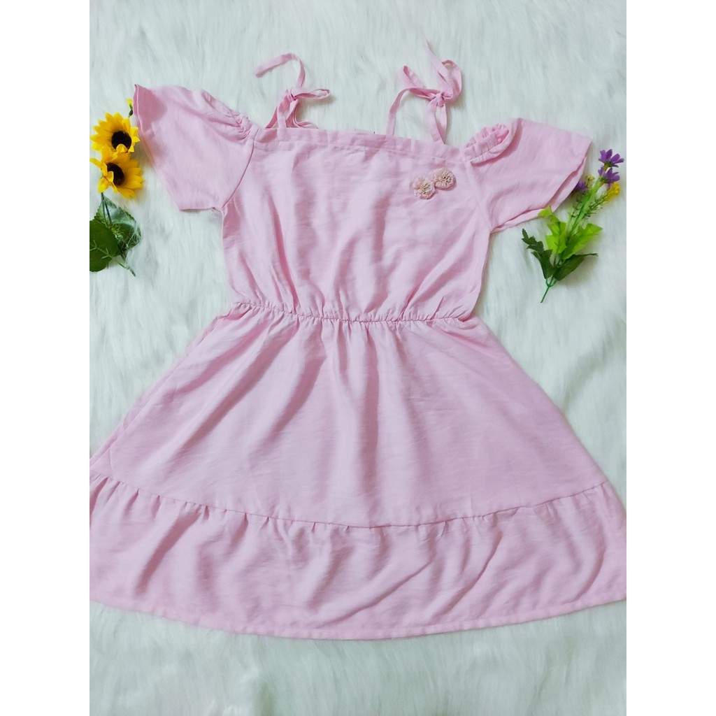 Đầm trễ vai cho bé gái