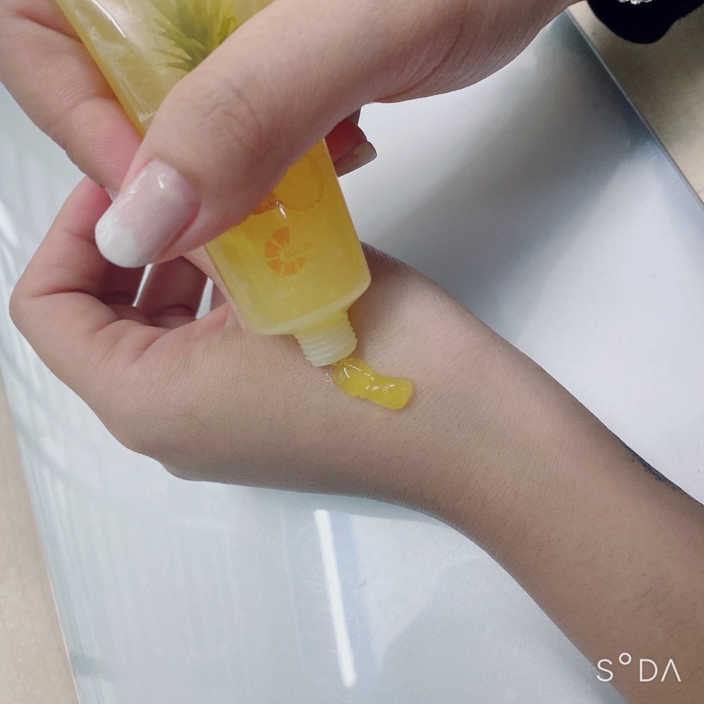C SKIN.02 - Gel Tẩy Tế Bào Chết Toàn Thân Hương Dứa