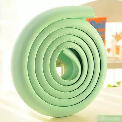 Dây xốp dán cạnh bàn dài 2m bảo vệ an toàn cho bé