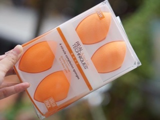 Mút Tán Kem Nền RT ( HỘP 4 MÚT)