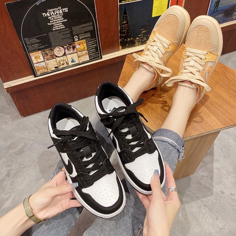 Giày jordan cổ ngắn 1 màu đen trắng form nữ
