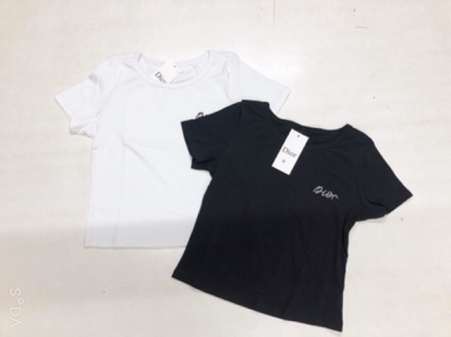 áo thun nữ croptop,áo croptop dài tay nữ cổ vuông nhiều màu trẻ trung 2 màu | BigBuy360 - bigbuy360.vn