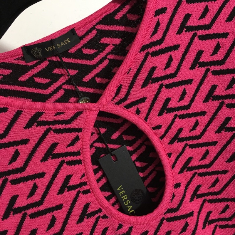 Set trang phục len cho nữ thương hiệu Versace cao cấp gồm áo len croptop và chân váy dài dáng ôm