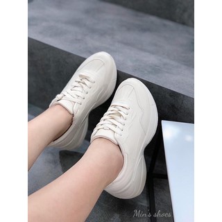 thể thao dáng trơn gọn chân