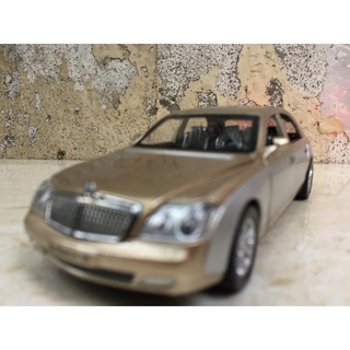 Mô hình xe MayBach 62S 1:32