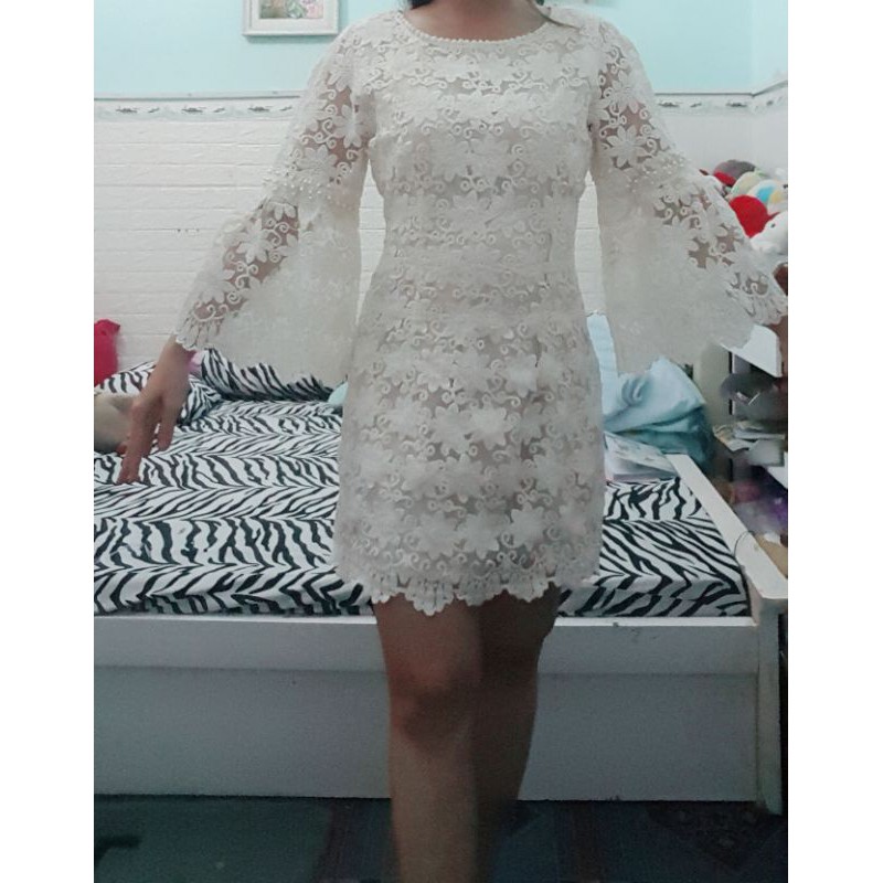 Thanh lý đầm ren đẹp giá rẻ size M .