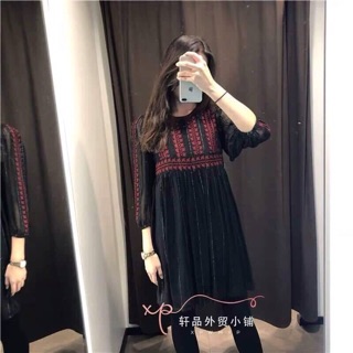 Đầm Baby doll thêu