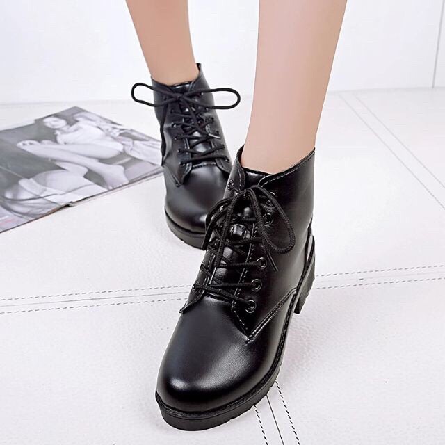 Boot nữ Bamezo giày độn đế nữ da buộc dây cao cổ màu đen trơn thời trang BT2 | BigBuy360 - bigbuy360.vn