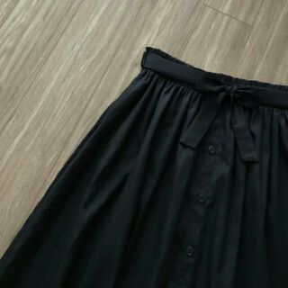 Chân váy midi xòe HM xuất xịn