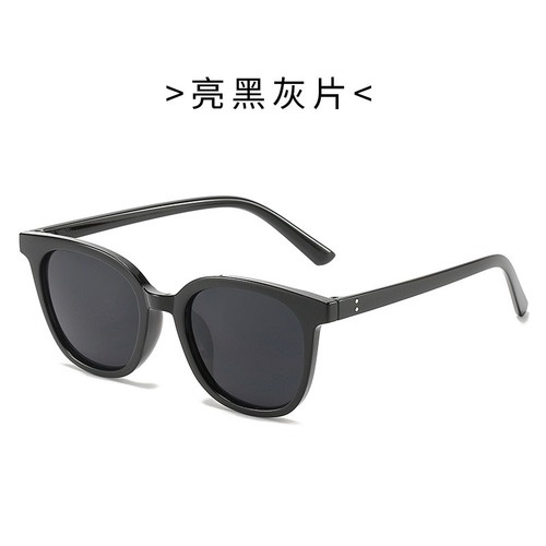 Kính mát gọng kim loại thiết kế thời trang