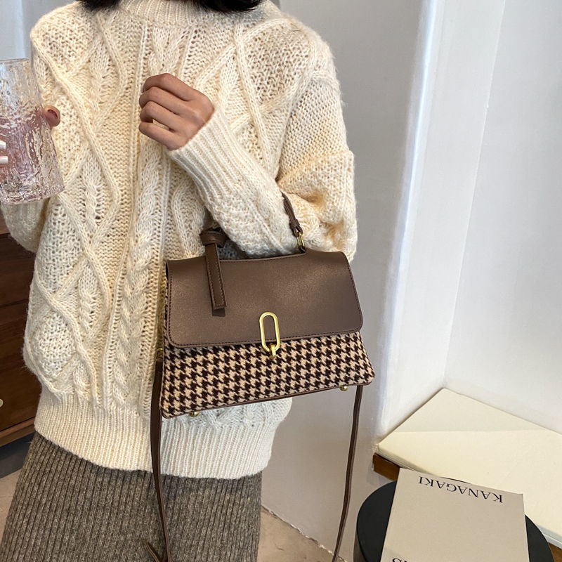 Túi đeo chéo kiểu vuông nhỏ phối xích thời trang phong cách xuân thu cho nữ