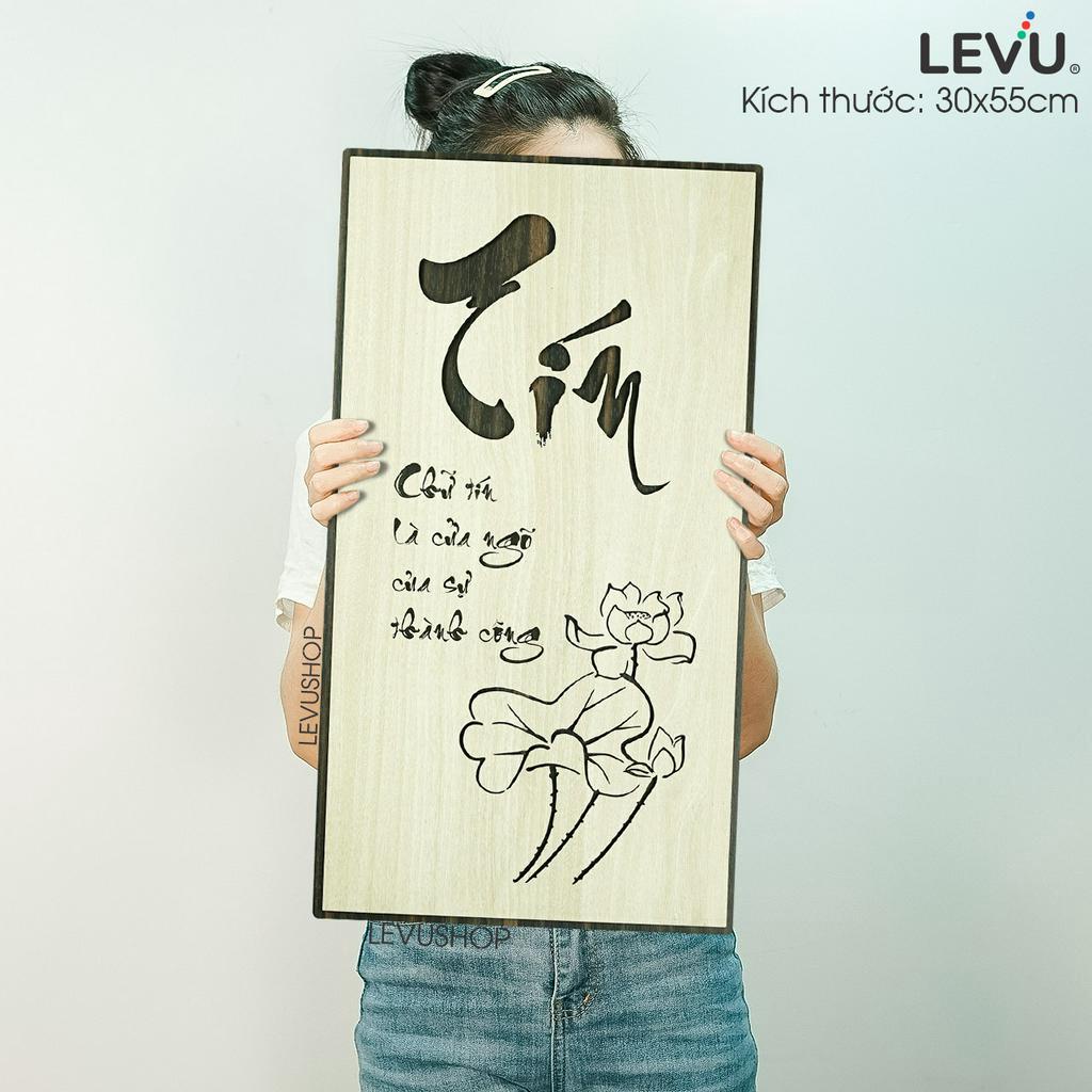 Tranh treo tường gỗ chữ Tín thư pháp triết lý sống thành công LEVU-PG05