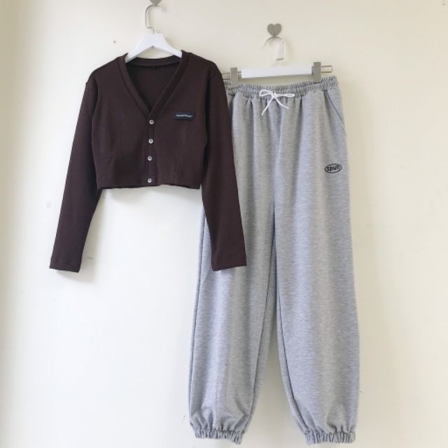 Áo croptop tay dài Cúc | BigBuy360 - bigbuy360.vn