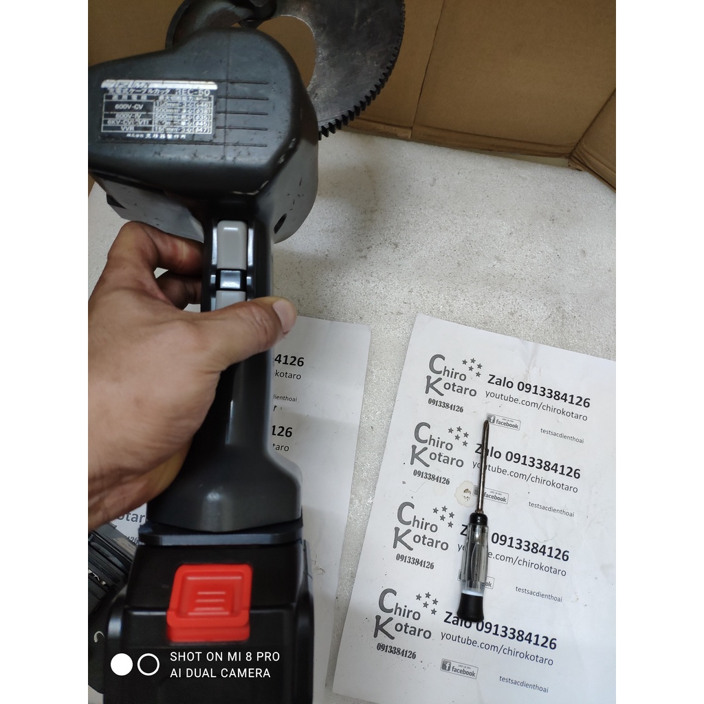 Đế chuyển pin cho máy cắt cáp IZUMI pin NiCD dạng đút sang dùng hộp pin Makita LXT cài 12V 14V 18V 21V