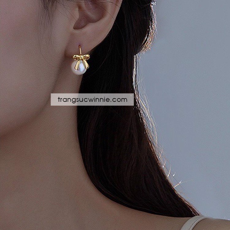 Hoa tai nữ titan nơ pearl